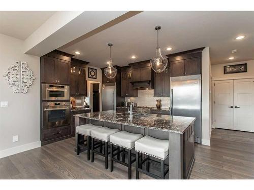 100 Garrison Circle, Red Deer, AB - Indoor Photo Showing Kitchen With Upgraded Kitchen