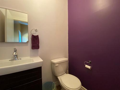 431017 Range Road 221, Rural Ponoka County, AB - Indoor Photo Showing Bathroom