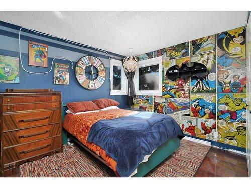 5 Selkirk Boulevard, Red Deer, AB - Indoor Photo Showing Bedroom