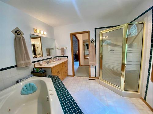75077 Township Road 39-0, Rural Clearwater County, AB - Indoor Photo Showing Bathroom