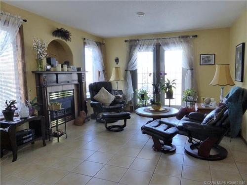 26A-32 Daines Avenue, Red Deer, AB - Indoor Photo Showing Dining Room