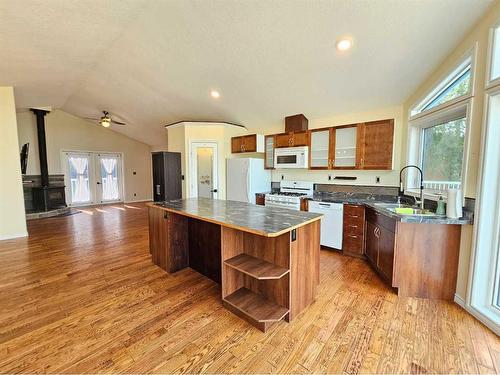 73082 Southshore Drive East, Widewater, AB - Indoor Photo Showing Kitchen With Double Sink