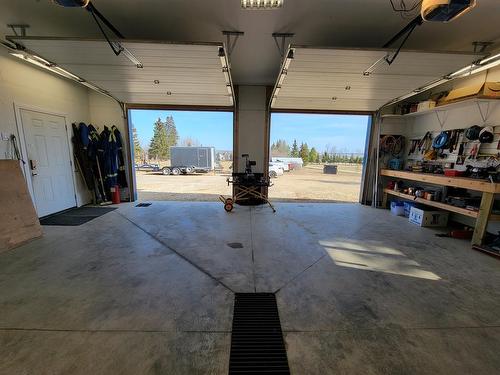 73082 Southshore Drive East, Widewater, AB - Indoor Photo Showing Garage