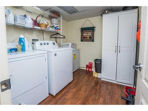 403-4425 Heritage Way, Lacombe, AB - Indoor Photo Showing Laundry Room