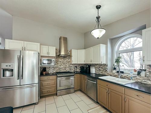 3109 46 Avenue, Athabasca, AB - Indoor Photo Showing Kitchen With Double Sink With Upgraded Kitchen