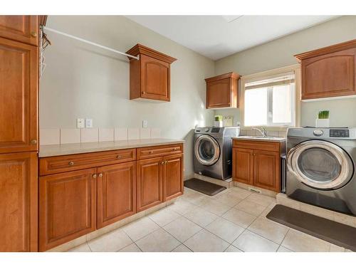 33 Austin Drive, Red Deer, AB - Indoor Photo Showing Laundry Room