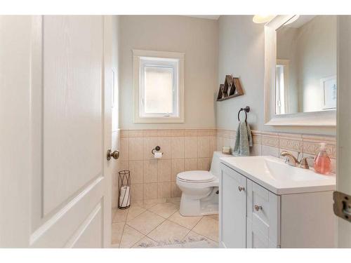 33 Austin Drive, Red Deer, AB - Indoor Photo Showing Bathroom