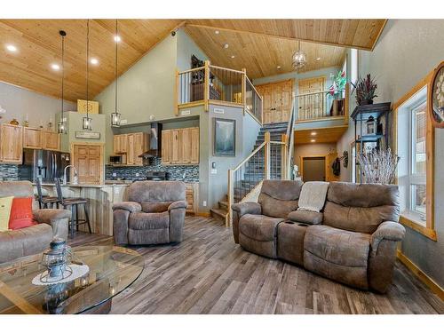 35 Kaydence Way, Rural Ponoka County, AB - Indoor Photo Showing Living Room