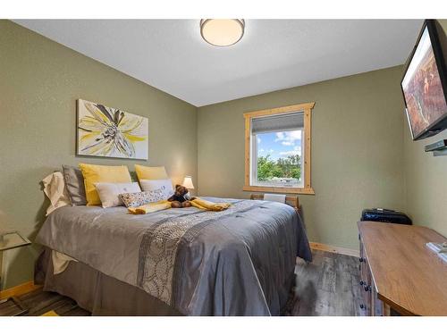 35 Kaydence Way, Rural Ponoka County, AB - Indoor Photo Showing Bedroom