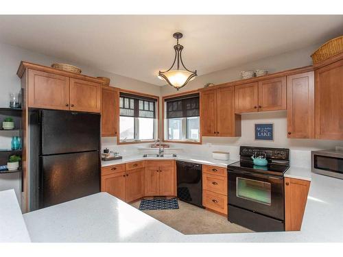 439 Summer Crescent, Rural Ponoka County, AB - Indoor Photo Showing Kitchen With Double Sink