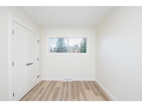 4310 Michener Drive South, Red Deer, AB - Indoor Photo Showing Other Room