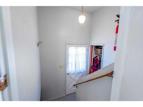 210 Lady Vivian Avenue West, Galahad, AB - Indoor Photo Showing Other Room