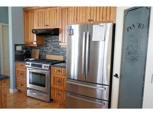 34202 Range Road 13, Rural Red Deer County, AB - Indoor Photo Showing Kitchen