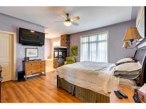 34202 Range Road 13, Rural Red Deer County, AB - Indoor Photo Showing Bedroom