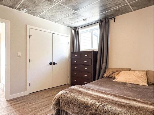 133 Lakeshore Drive, Rural Camrose County, AB - Indoor Photo Showing Bedroom