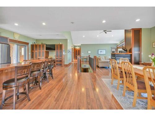 11 Aimie, White Sands, AB - Indoor Photo Showing Kitchen With Upgraded Kitchen