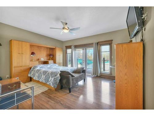 11 Aimie, White Sands, AB - Indoor Photo Showing Bedroom