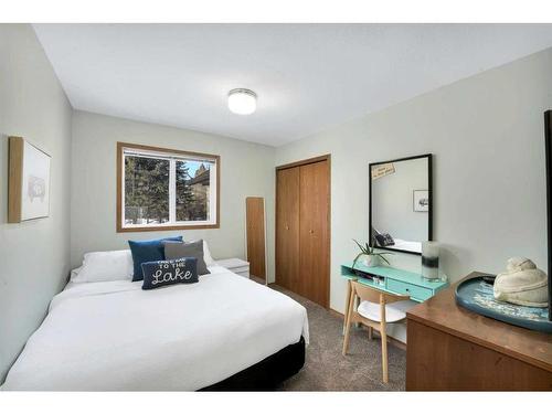 80 Parkland Drive, Parkland Beach, AB - Indoor Photo Showing Bedroom