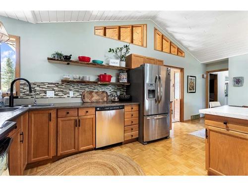 80 Parkland Drive, Parkland Beach, AB - Indoor Photo Showing Kitchen With Stainless Steel Kitchen