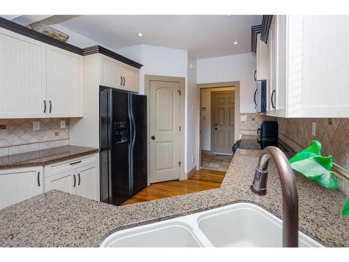 46 Oaklands Crescent, Red Deer, AB - Indoor Photo Showing Kitchen With Double Sink