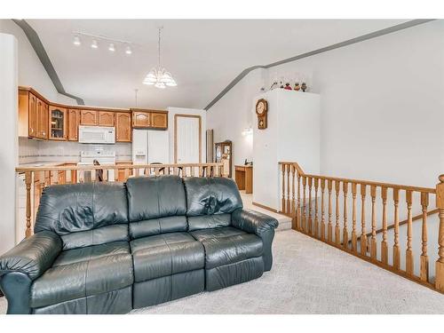 56 Willow Springs Crescent, Sylvan Lake, AB - Indoor Photo Showing Living Room
