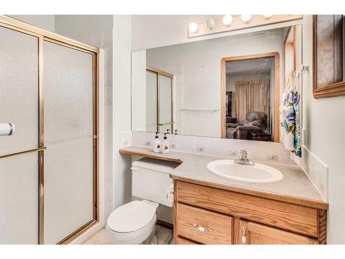 56 Willow Springs Crescent, Sylvan Lake, AB - Indoor Photo Showing Bathroom