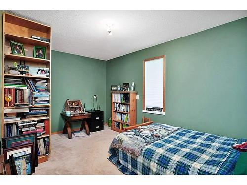 41430 Rr20, Rural Lacombe County, AB - Indoor Photo Showing Bedroom