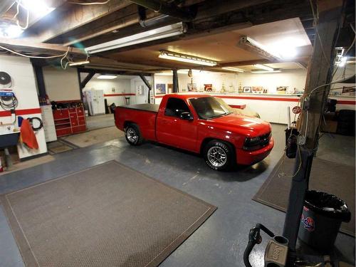 41430 Rr20, Rural Lacombe County, AB - Indoor Photo Showing Garage