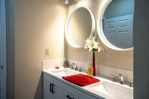 384040 Highway 22 Highway, Rural Clearwater County, AB - Indoor Photo Showing Bathroom