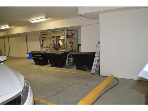 302-3 Northstar Drive, Lacombe, AB - Indoor