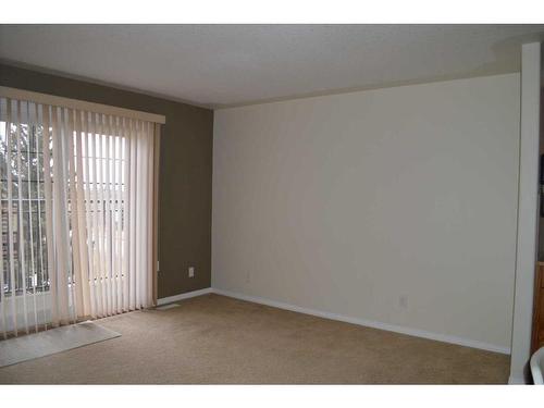 302-3 Northstar Drive, Lacombe, AB - Indoor Photo Showing Other Room