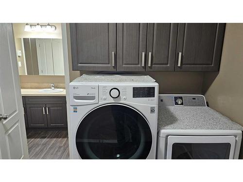 #7 Carlisle Road, Rural Stettler No. 6, County Of, AB - Indoor Photo Showing Laundry Room