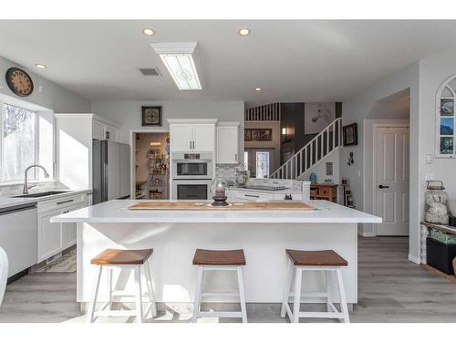 420043 Range Road 250, Rural Ponoka County, AB - Indoor Photo Showing Kitchen With Upgraded Kitchen