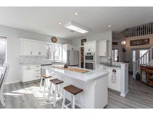 420043 Range Road 250, Rural Ponoka County, AB - Indoor Photo Showing Kitchen With Upgraded Kitchen