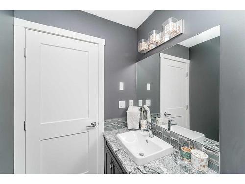 75 Valli Close, Sylvan Lake, AB - Indoor Photo Showing Bathroom