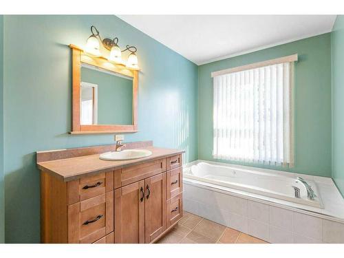 39-26321 Highway 627 Highway Nw, Rural Parkland County, AB - Indoor Photo Showing Bathroom