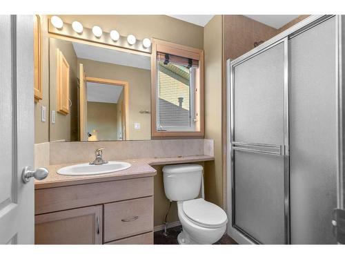 15 Ivey Close, Red Deer, AB - Indoor Photo Showing Bathroom