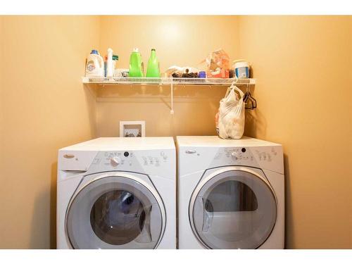 15 Ivey Close, Red Deer, AB - Indoor Photo Showing Laundry Room