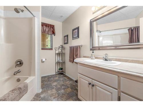 63-39200 Range Road 282, Rural Red Deer County, AB - Indoor Photo Showing Bathroom