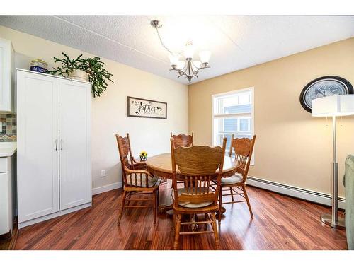 204-4522 47A Avenue, Red Deer, AB - Indoor Photo Showing Dining Room