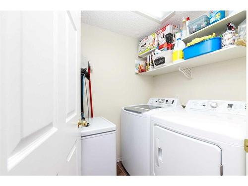 204-4522 47A Avenue, Red Deer, AB - Indoor Photo Showing Laundry Room