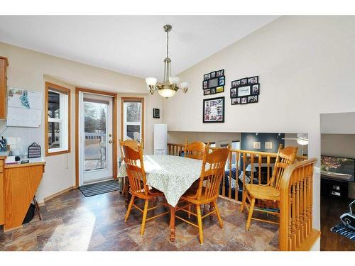 6011 67 Avenue, Rocky Mountain House, AB - Indoor Photo Showing Dining Room