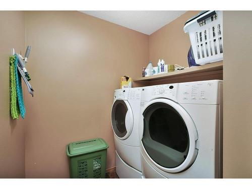 6011 67 Avenue, Rocky Mountain House, AB - Indoor Photo Showing Laundry Room