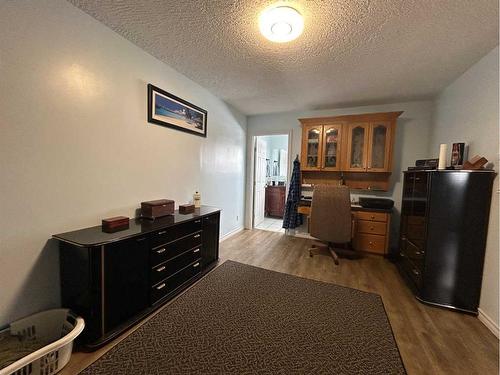 1 Belfast Close, Bluffton, AB - Indoor Photo Showing Office