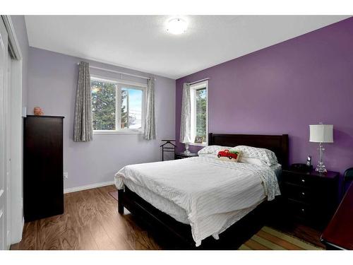5027 52 Street, Rocky Mountain House, AB - Indoor Photo Showing Bedroom