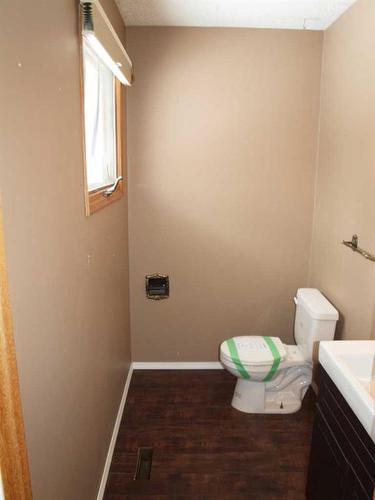 4835 46 Street, Rocky Mountain House, AB - Indoor Photo Showing Bathroom