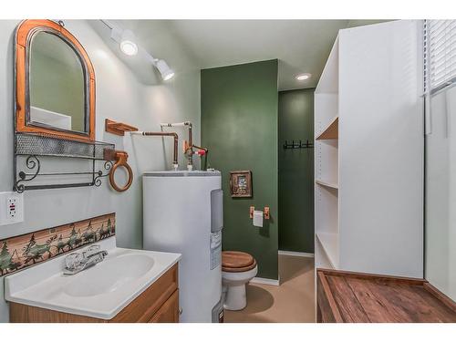 68 Sunnyside Crescent, Rural Ponoka County, AB - Indoor Photo Showing Bathroom