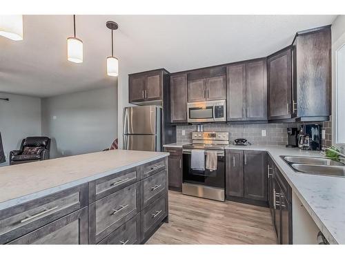 68 Sunnyside Crescent, Rural Ponoka County, AB - Indoor Photo Showing Kitchen With Double Sink With Upgraded Kitchen
