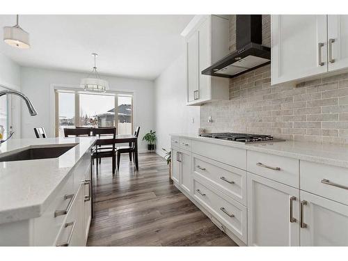 2 Meadow Close, Lacombe, AB - Indoor Photo Showing Kitchen With Upgraded Kitchen