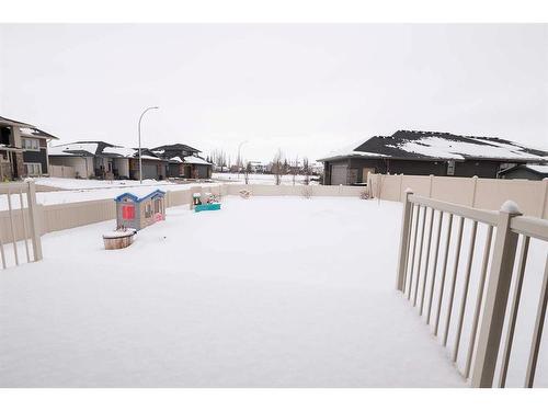 2 Meadow Close, Lacombe, AB - Outdoor
